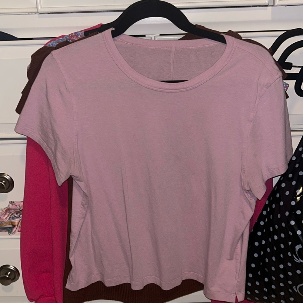 LULULEMON T SHIRT